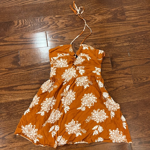 Kendall and Kylie mini dress in burnt orange floral pattern - Picture 2 of 3